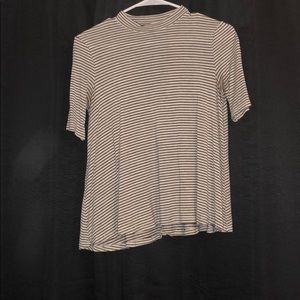 striped 1/2 sleeve shirt
